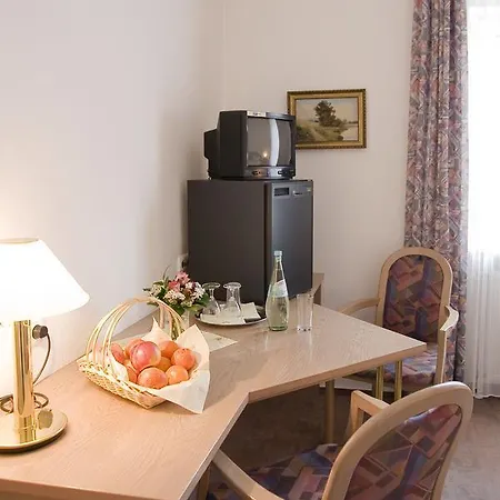 兰德盖瑟夫维芬尔德森酒店 酒店 3*